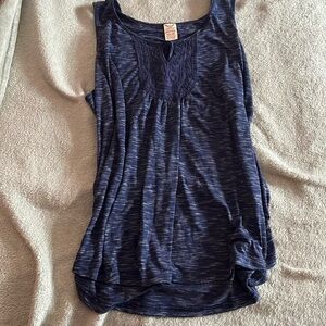 Tank top with Keyhole 👚